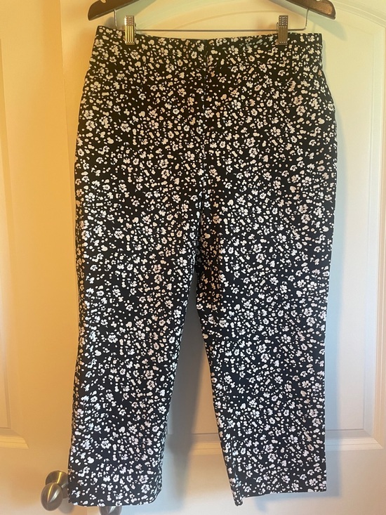 Ann Taylor Factory Pants - Ann Taylor Factory Black and White Floral Ankle Pants Size 10